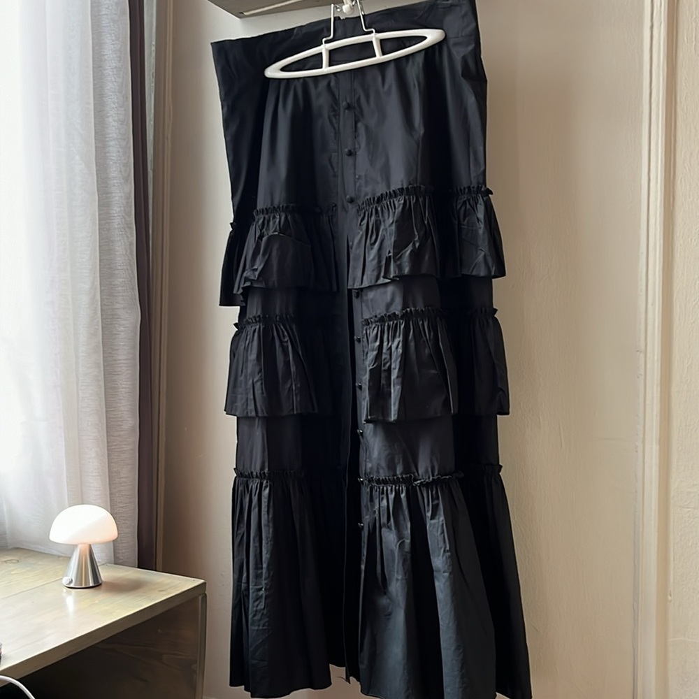 ITOO Long black high slit ruffle skirt. Size S/Never worn + cami!